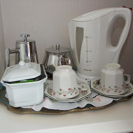 Bed and Breakfast Erw-Lon Farm Pontfaen Zimmer foto