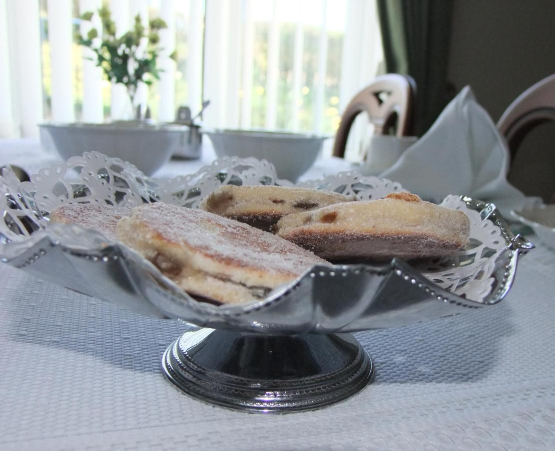 Bed and Breakfast Erw-Lon Farm Pontfaen Exterior foto