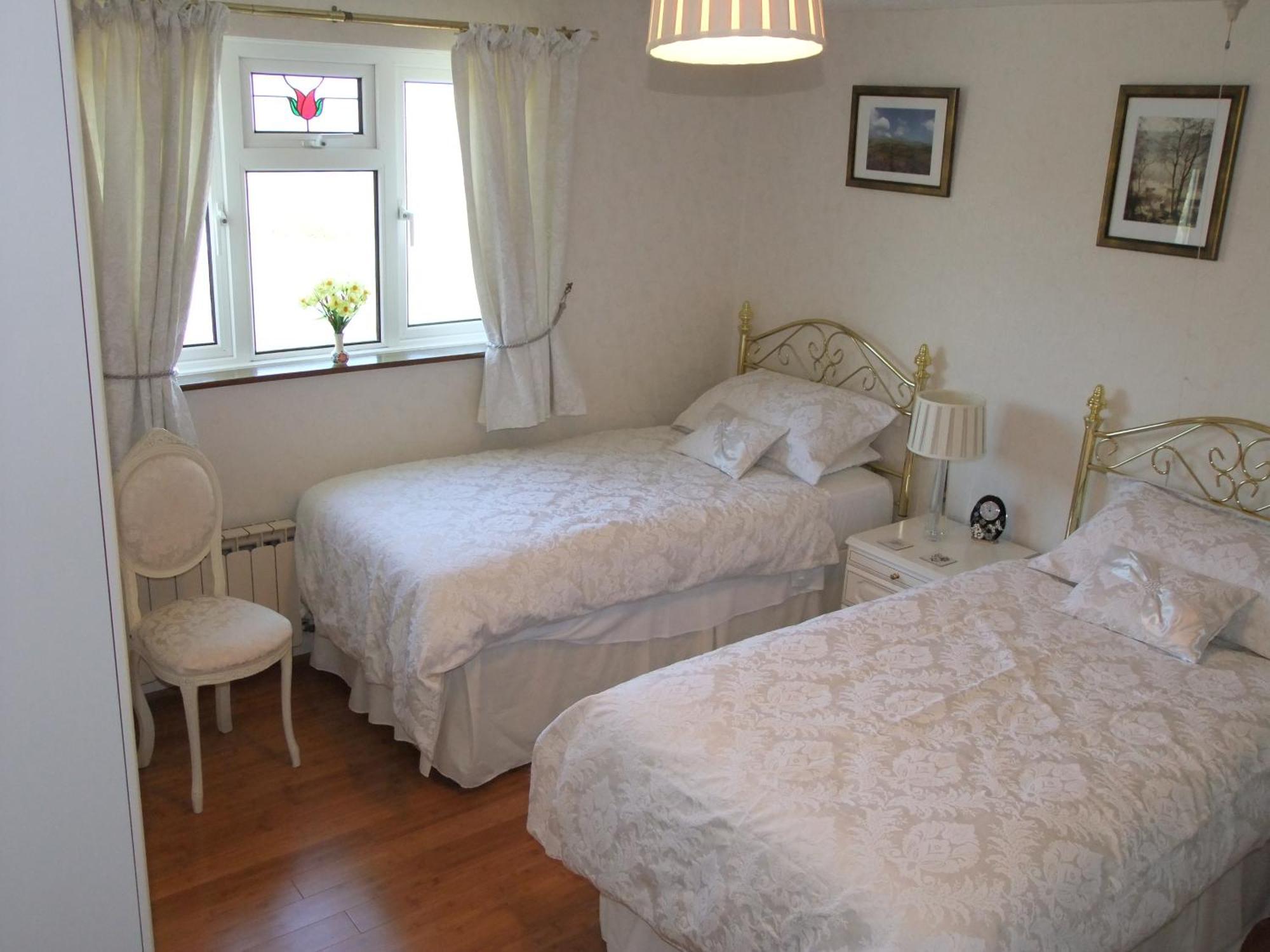 Bed and Breakfast Erw-Lon Farm Pontfaen Zimmer foto